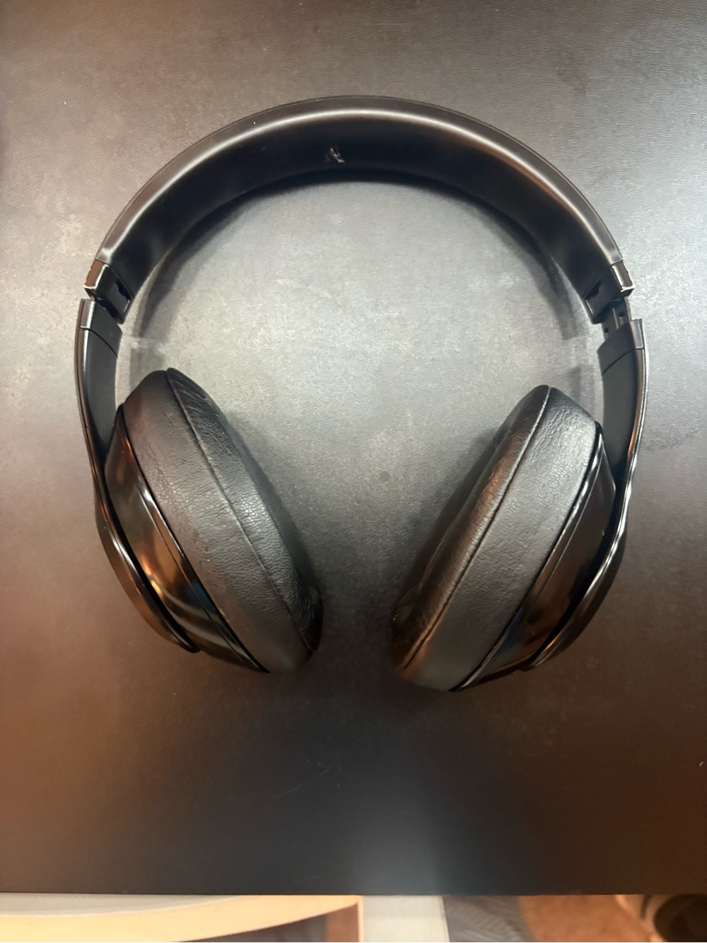 Beats by Dre Black Over-Ear Wireless Headphones with Cushioned Ear Cups